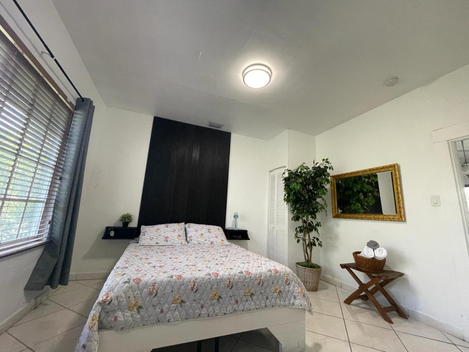 Private Suite Next To Calle Ocho Miami Dış mekan fotoğraf